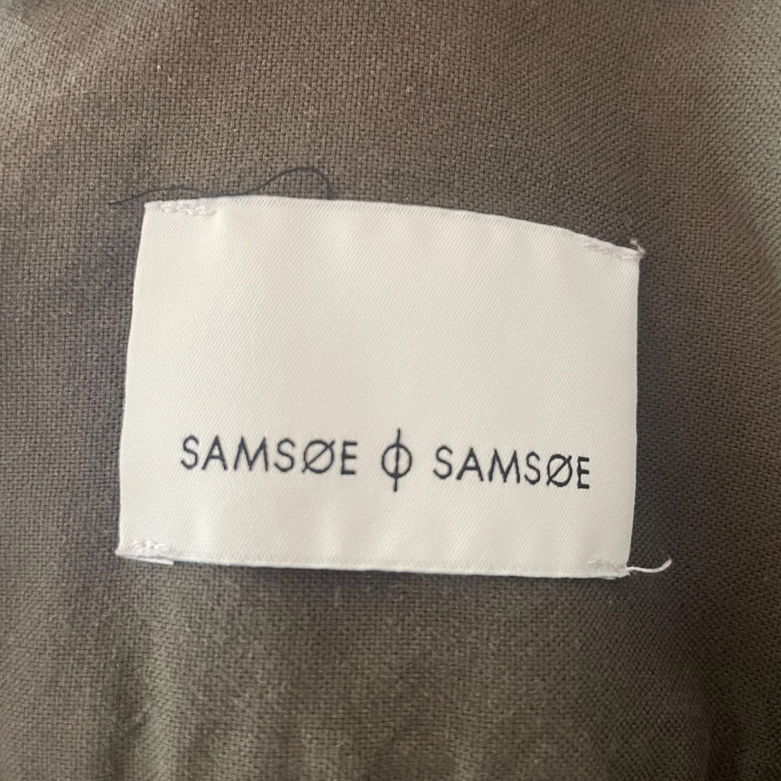 Olivgrön skjorta från Samsøe Samsøe - 2