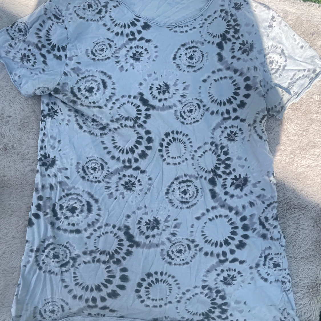 Tie-dye t-shirt i grått och vitt XL