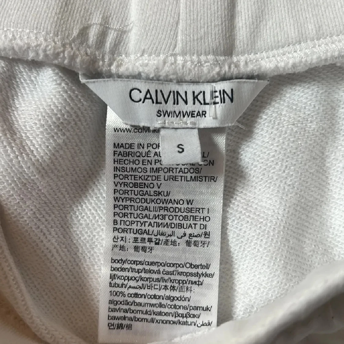 Vita lågmidjade shorts från Calvin Klein i bomull - 3