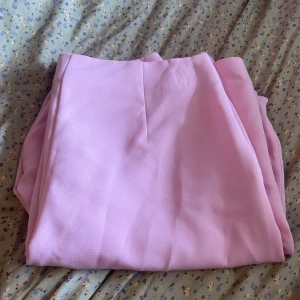 Rosa kostymbyxor - Köpta på primark aldrig använda
