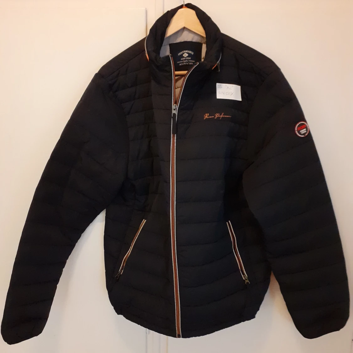 Svart dunjacka från Rema Performance - 1