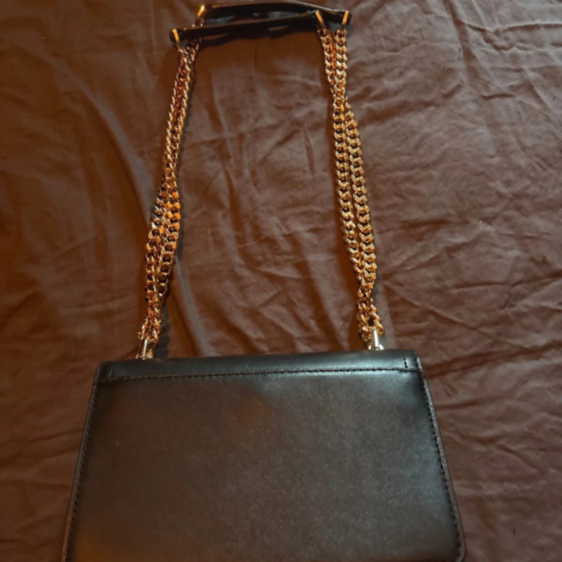 Svart Michael Kors axelväska i skinn - 4