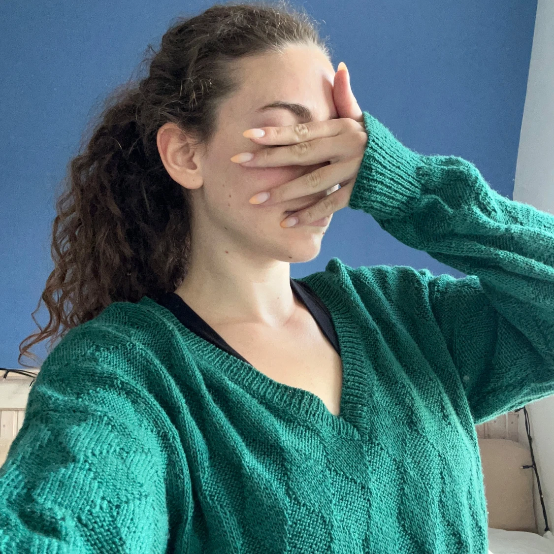 Grön stickad v-ringad tröja - 3