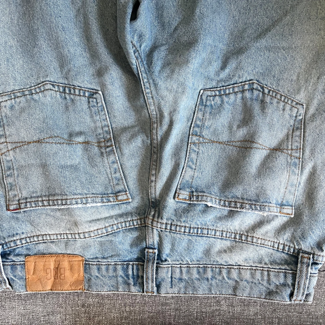 Baggy ljusblå jeans från BDG - 3