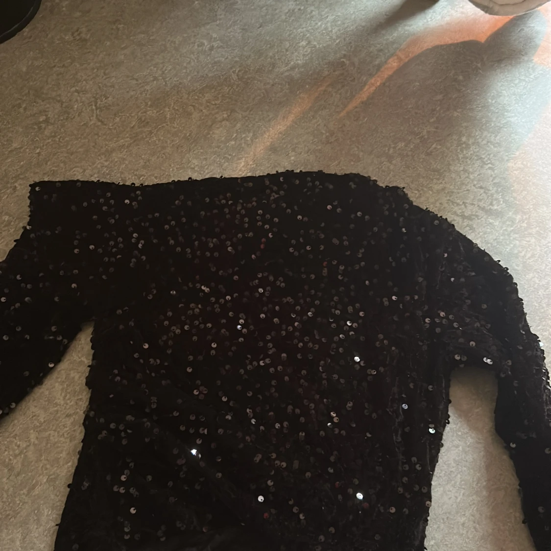 Svart paljettopp från Rut&Circle XS - 1