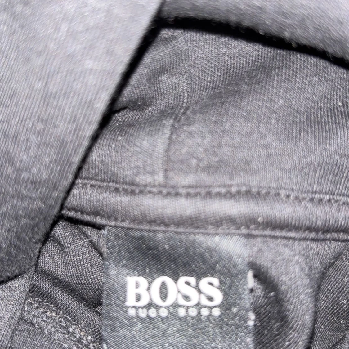 Svart hoodie från Hugo Boss - 2