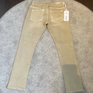 Dondup George Jeans - Tja! Säljer dessa Stört feta o helt nya Dondup George Jeansen! Storlek 30 Skick 10/10  Nypris: 3199  Säljer: för 899