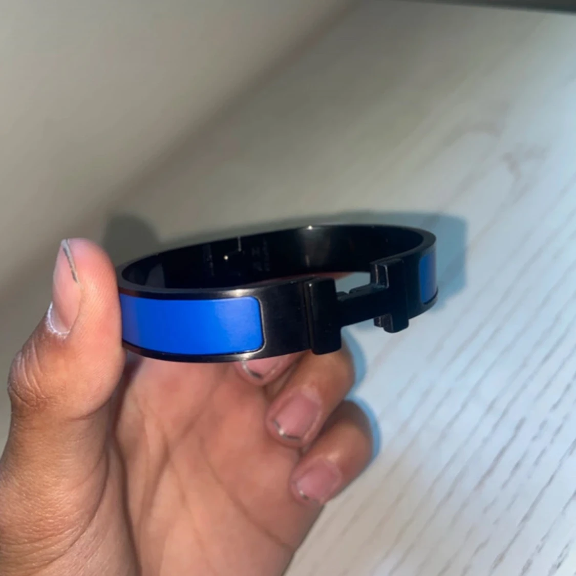 Svart och blått Herméns armband