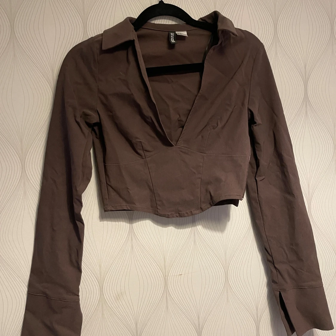 Brun croppad långärmad topp från H&M Divided