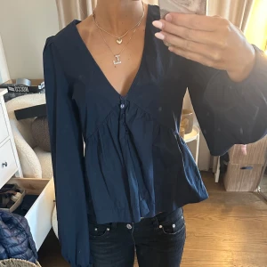 Snygg blus  - Bra skick aldrig använd 