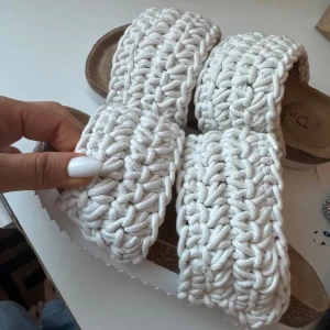 Duffy tofflor  - Säljer duffy tofflor. Liknar inukii tofflor. Helt ny säljer för 350🥰