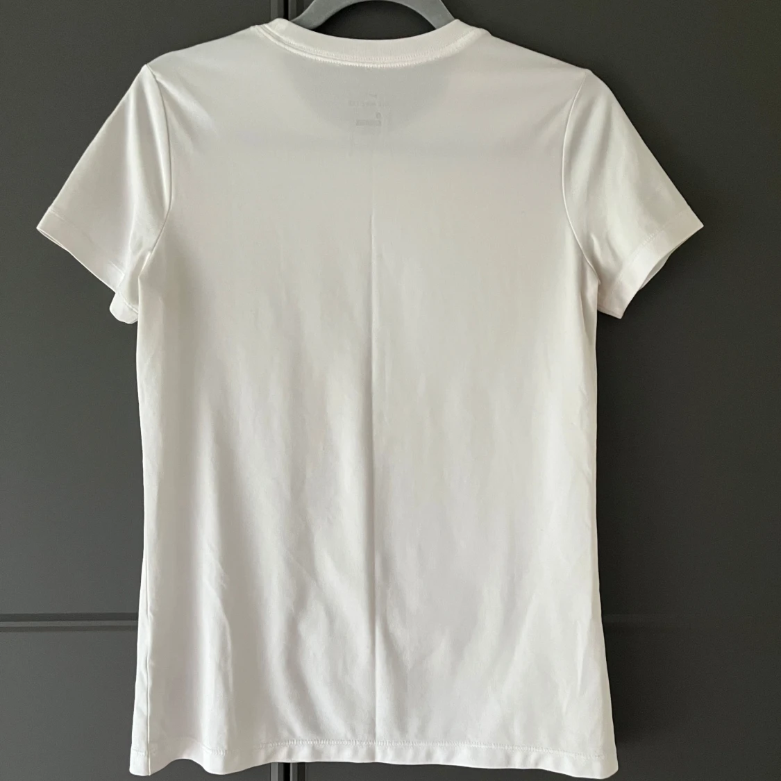 Vit tränings t-shirt från Nike - 2