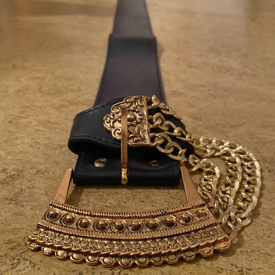 Guldigt bälte för kvinnor! - 2