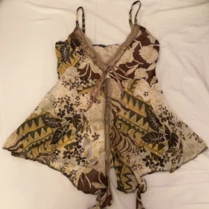 fairycore linne - jätte fint linne med earthy färger🤎passar S-M