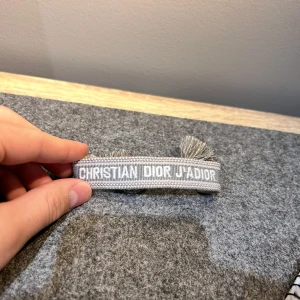 Dior armband  - Helt nya! 1 för 199, 2 för 300! Snabba affärer föredras 