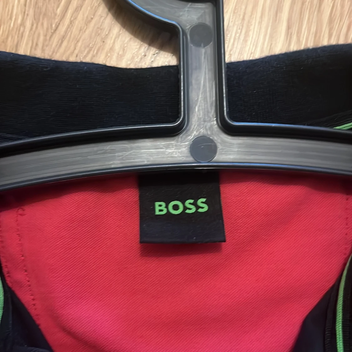 Mörkblå pikétröja från BOSS - 2