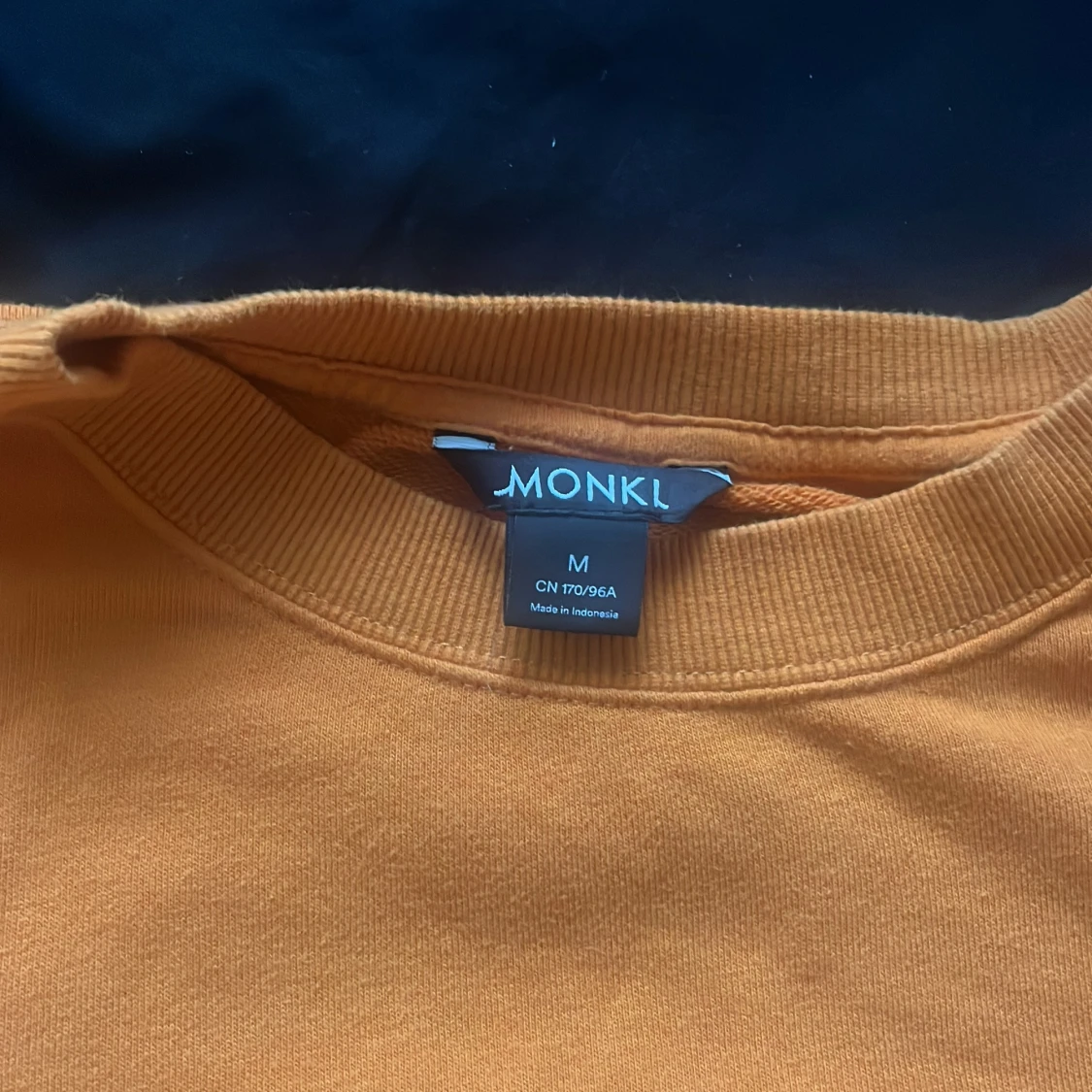 Orange sweatshirt från Monki - 1