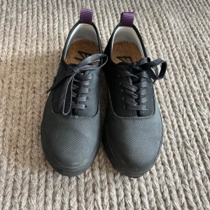 Svarta Eytys sneakers  - Svarta Eytys. Super bra skick, inga defekter. Sann i storlek.