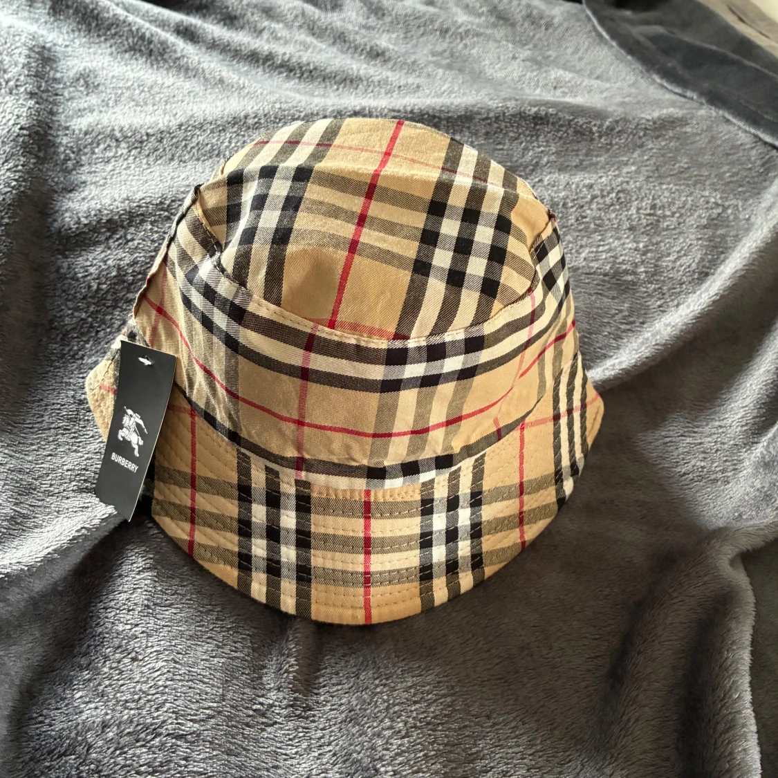 Rutig bucket hat från Burberry