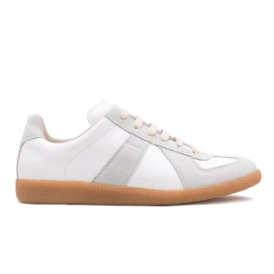 Maison Margiela Gats - Helt nya. Perfekta inför sommaren. Rikigt snygga och stilrena. Först till kvarn. Man får med tygöverdraget. Får en vanlig skobox medskickad.