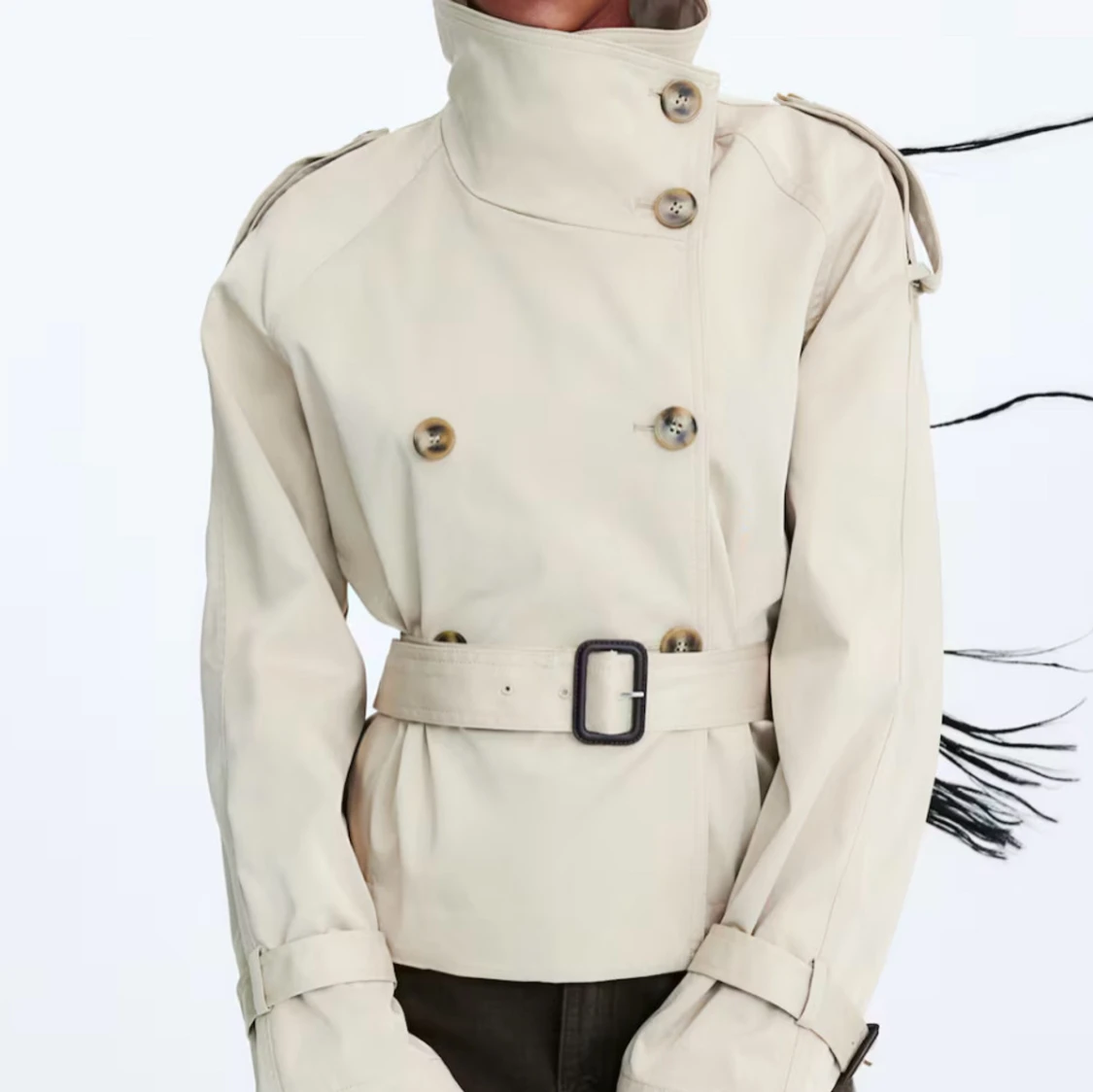 Beige trenchcoat med bälte