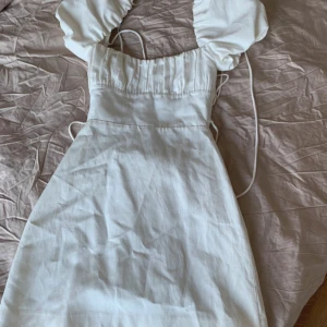 studentklänning  - jättefin klänning från zara, passar bra till studenten 