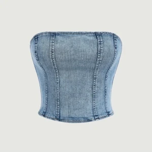 Tubtopp - Jättefin snygg bandeu/tub topp, stretchig och har resår längst upp, dragkedja. Storlek M passar S-M. Säljer för 50kr + frakt😇