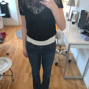 Svart spetsblus från Zara - Superläcker svart spetstopp i mycket bra skick🎀
