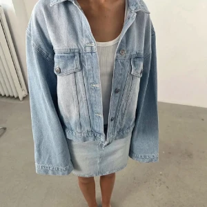 Jeanskjol - Säljer en super cool jeans kjol från LXA använd en till två gånger 