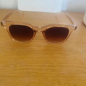 Beige transparenta solglasögon - Snygga solglasögon som passar perfekt till sommaren 💕