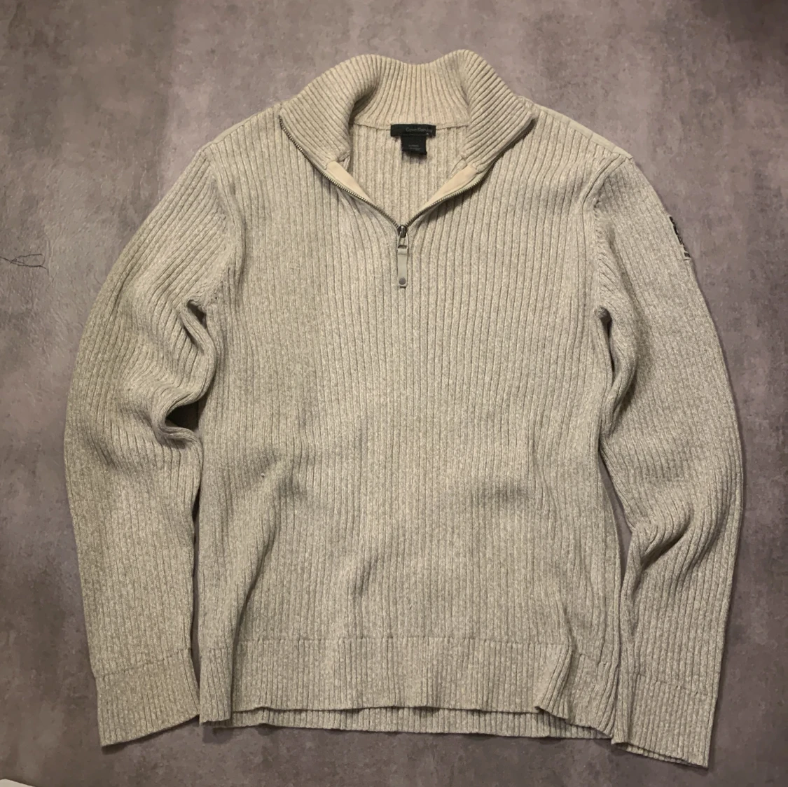 Beige tröja från Calvin Klein 