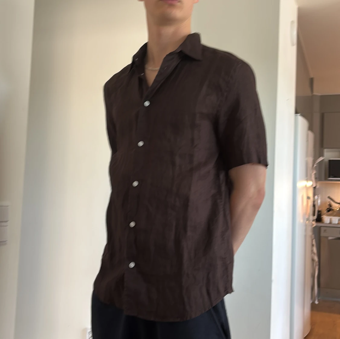 Brun kortärmad skjorta från H&M, aldrig använd! - 3