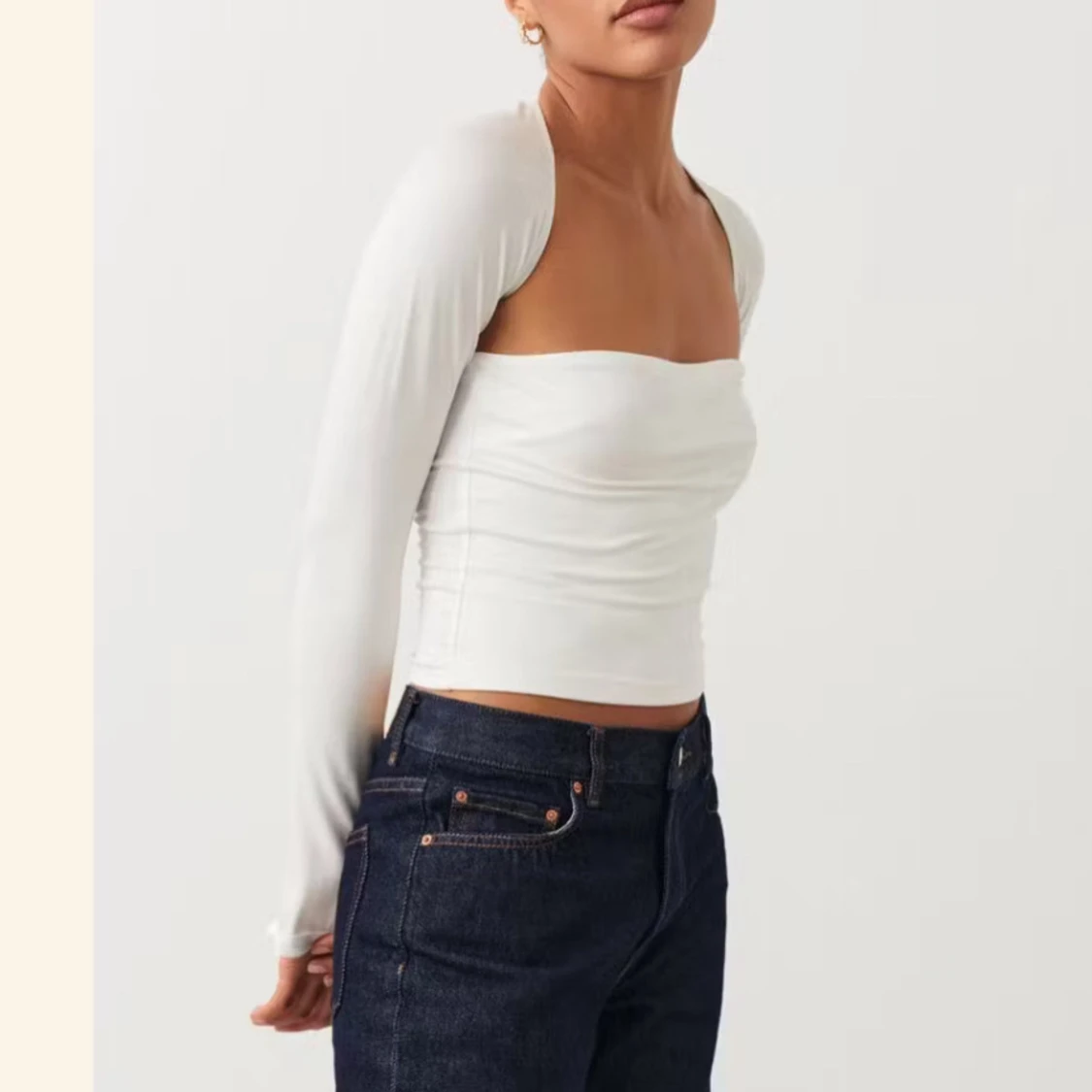 Vit croppad bolerotopp