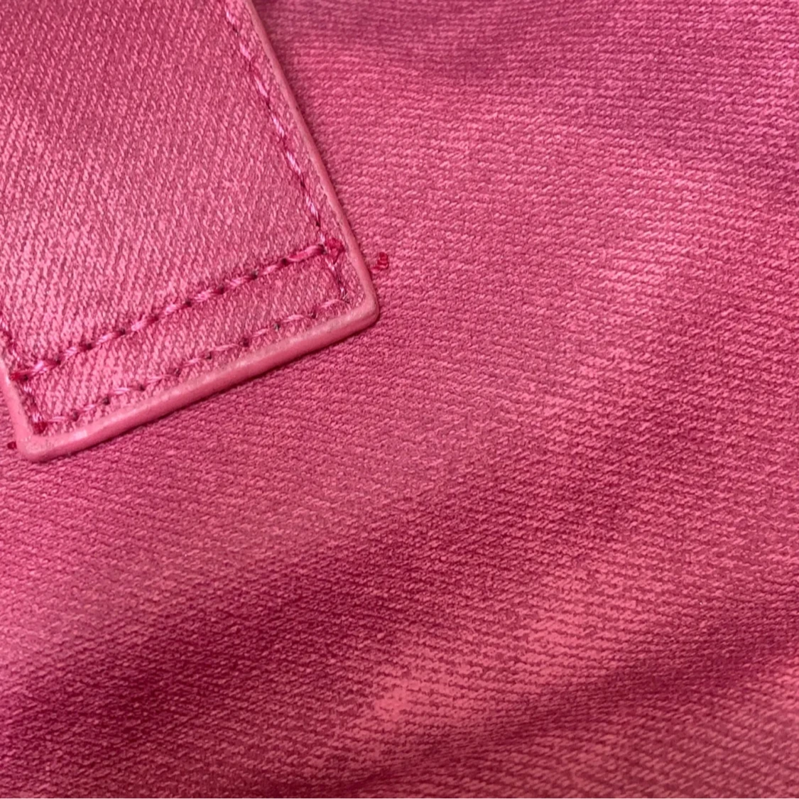 Rosa axelväska med bälte och nitar - 4