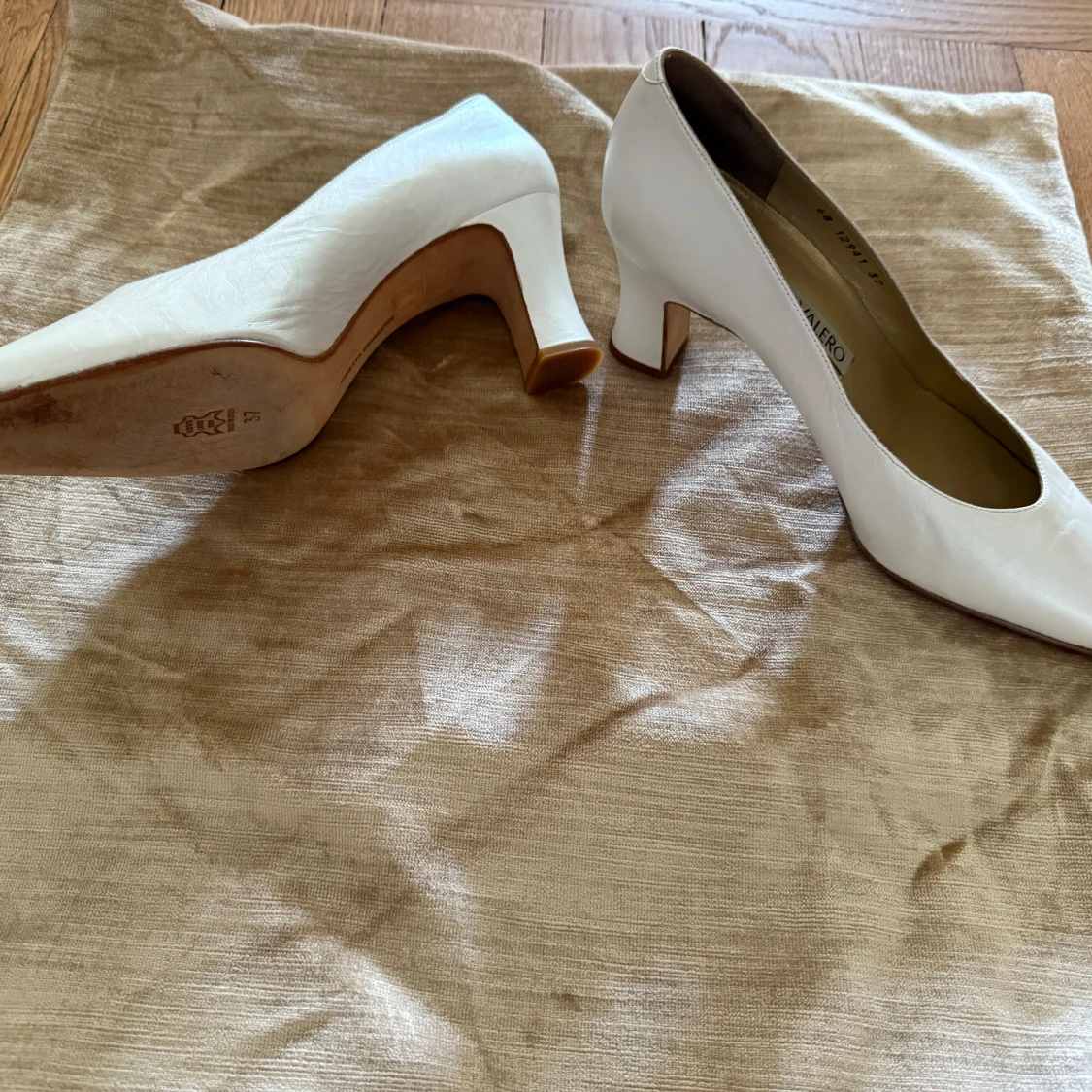 Vita pumps från Martinez Valero - 1