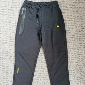 Nike nocta byxor - Sparsamt använd, sålt överdel separat därav finns bara byxor kvar