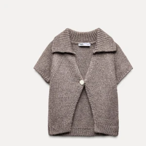 Zara cardigan - Säljer min beiga stickade cardigan kofta för den inte kommer till använing, använd fåtal gånger. Ny pris 329, osäker om den fortfarande säljs. 