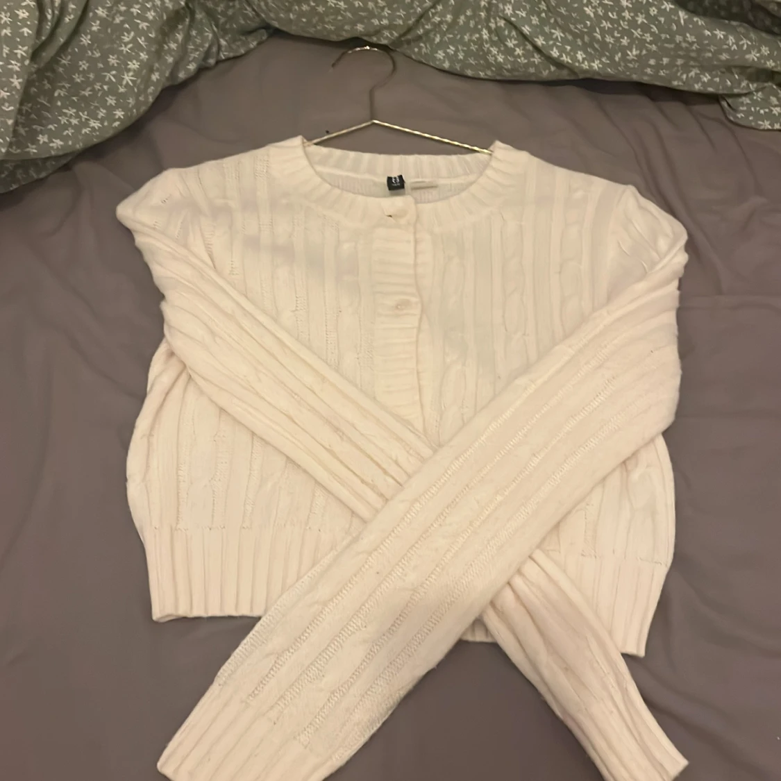 Vit ribbad kofta från H&M - 1