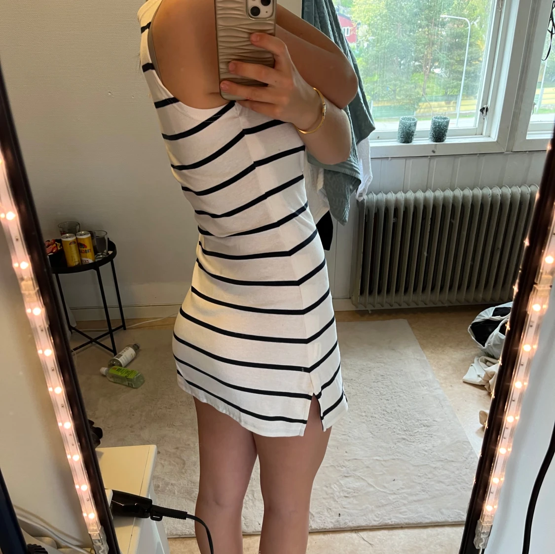 Vit och marinblå randig kortklänning - 1