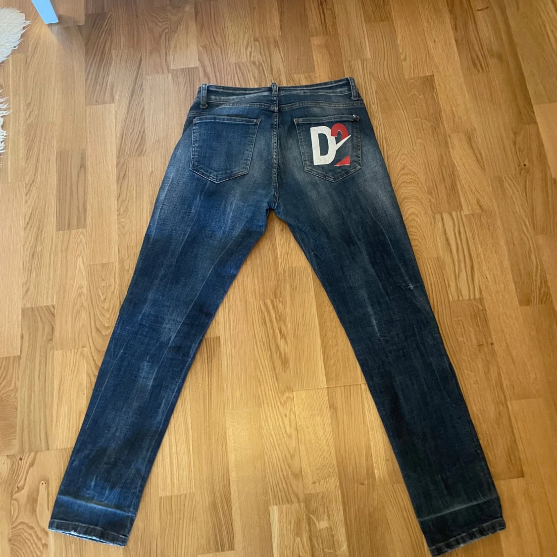 Dsquared2 jeans med slitningar - 1