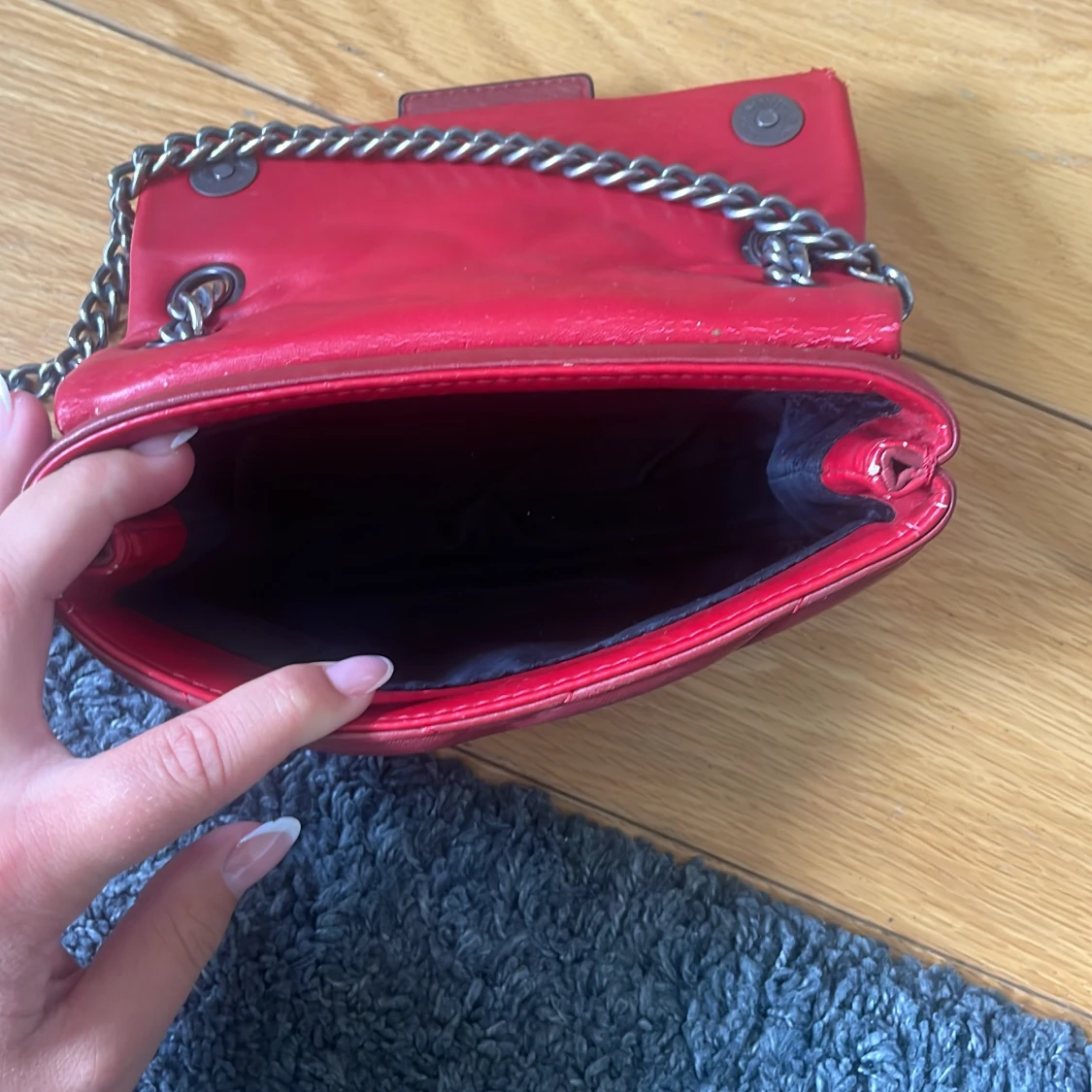 Röd Kurt geiger axelväska med kedja - 1