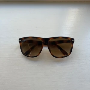 Rayban boyfriend - Rayban boyfriend glasögon. Helt nya. OBS 1:1