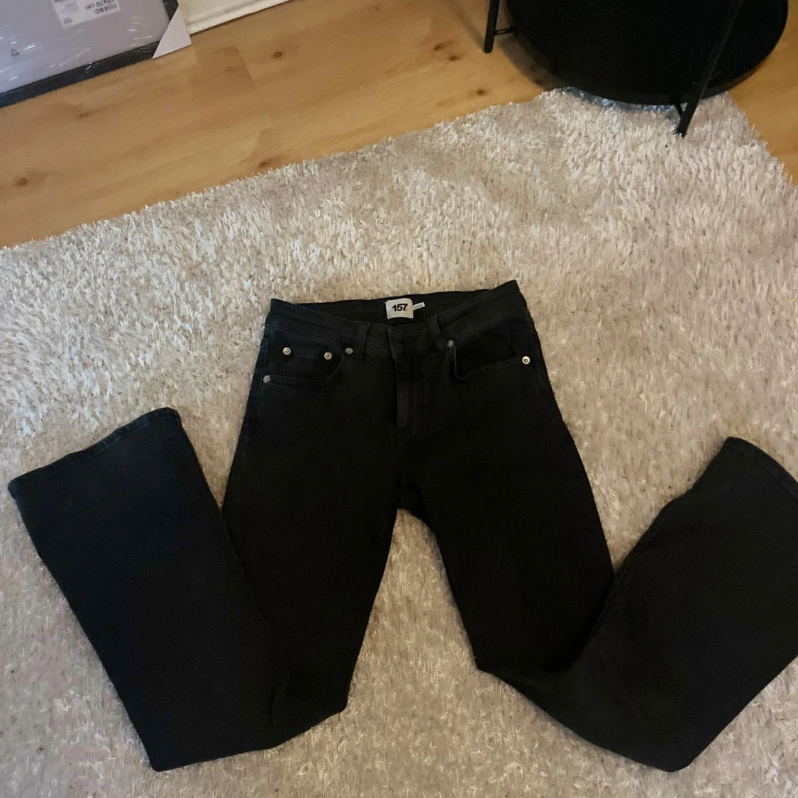 Svarta jeansbyxor från 157