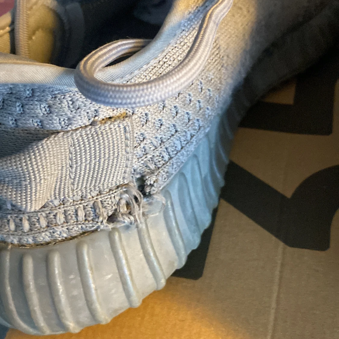 Adidas Yeezy Boost 350 V2 i grått - 3