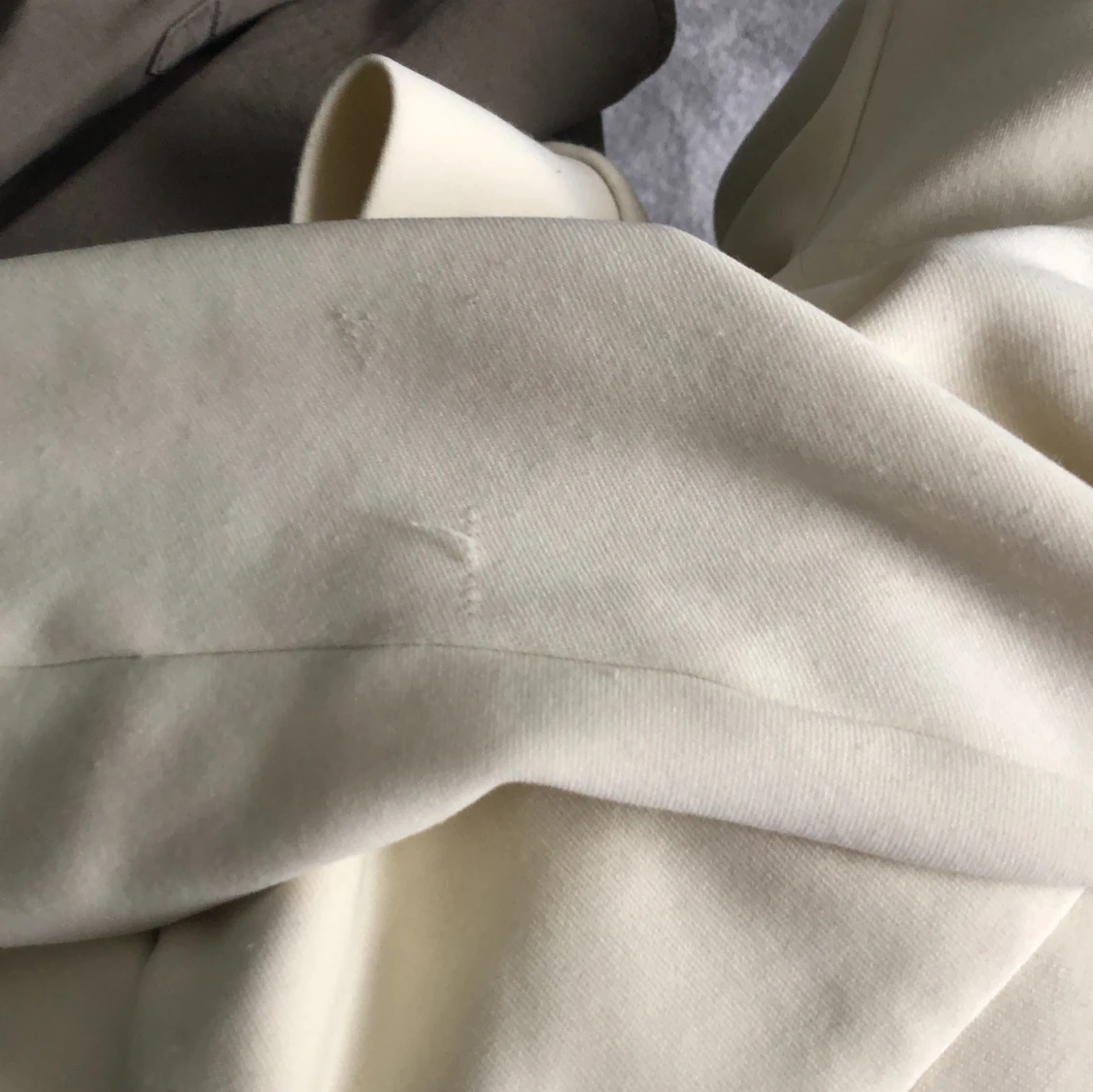 Vit hoodie från Comme des Garçons Play - 4