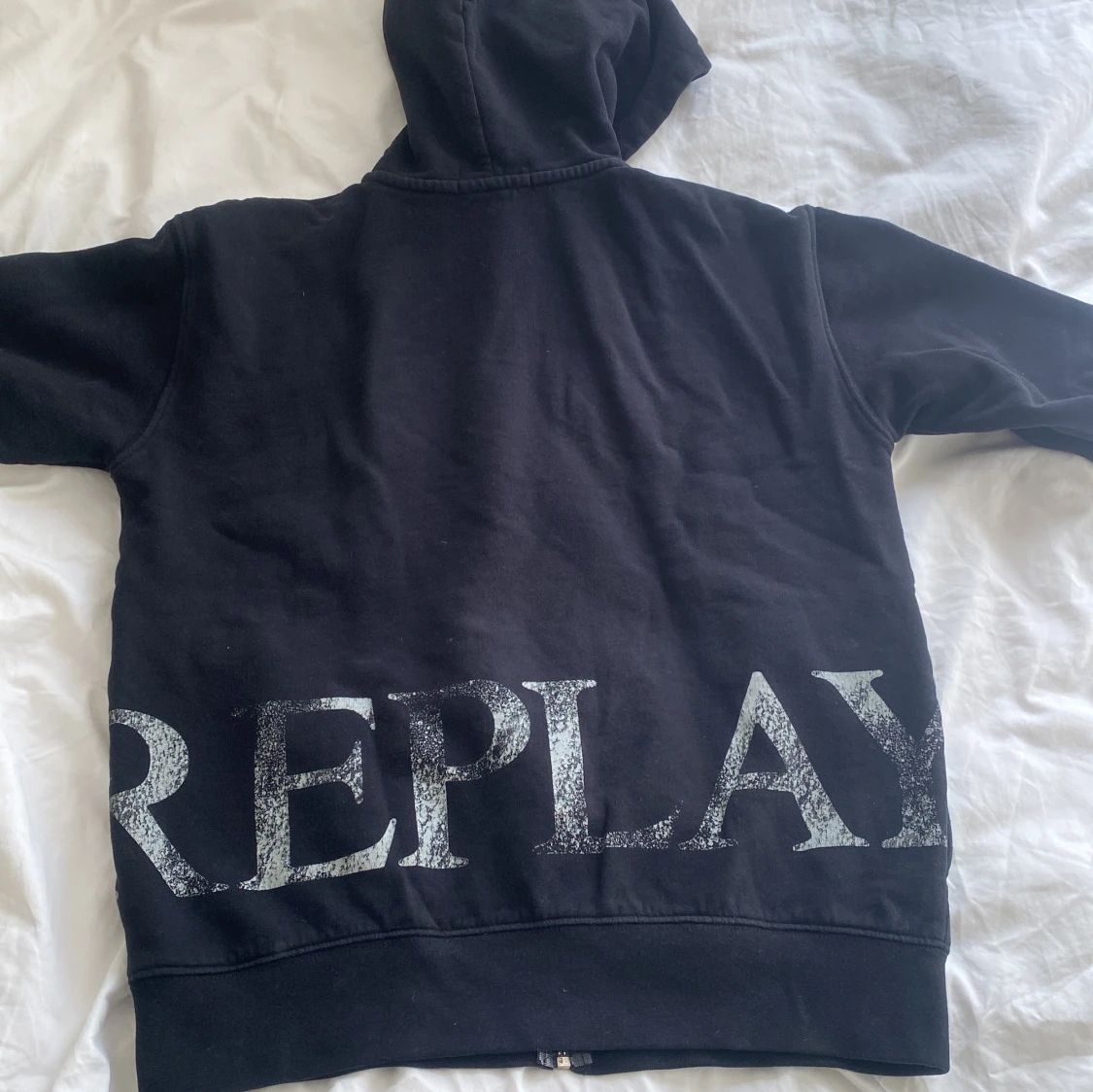 Svart hoodie med dragkedja från Replay - 1