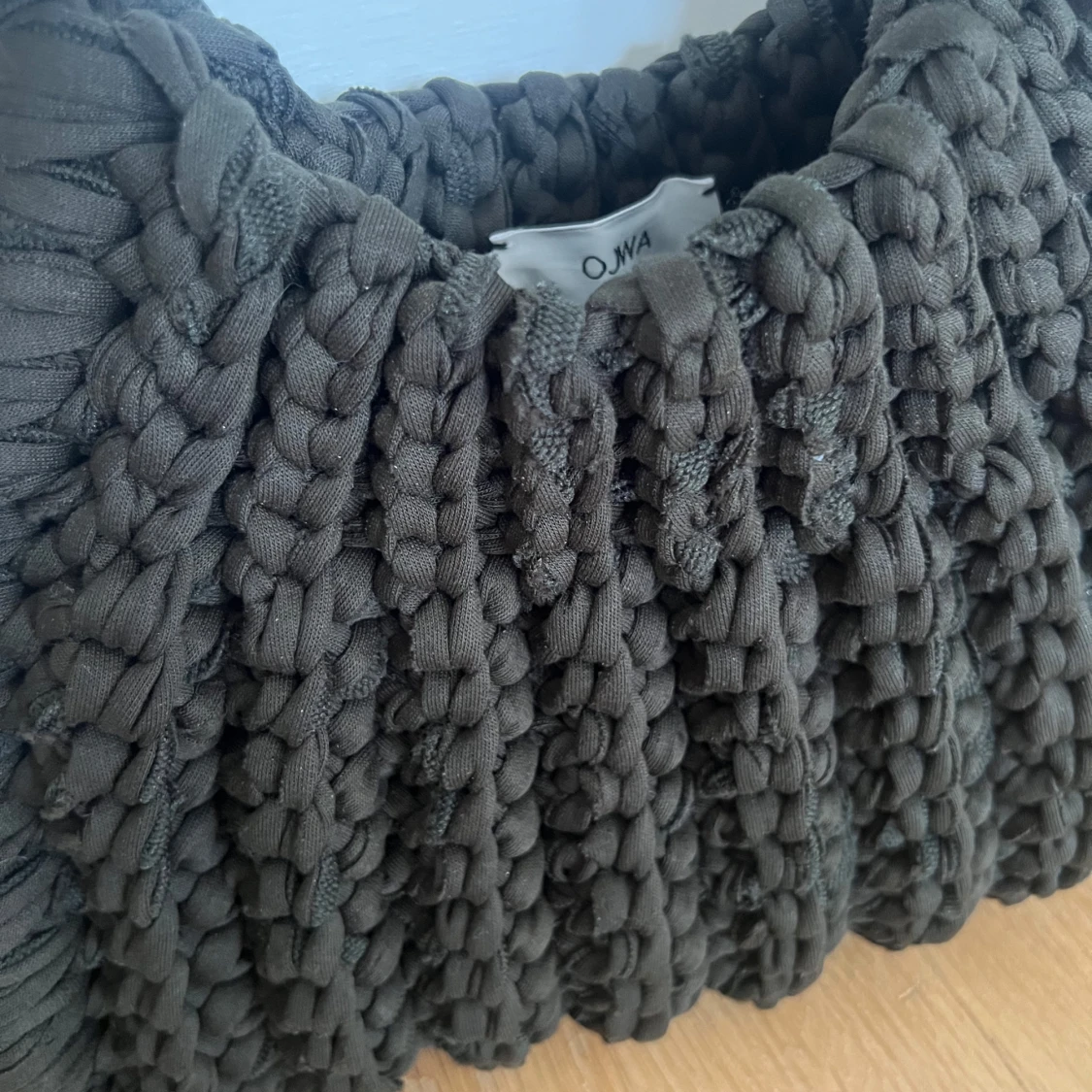 Svart stickad axelväska från OJWA - 1