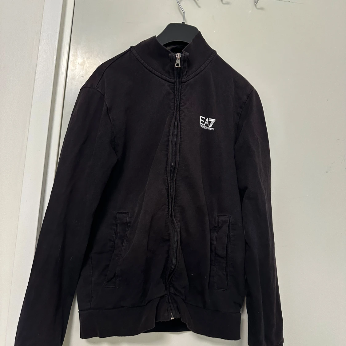 Svart zip-jacka från EA7 Emporio Armani - 1