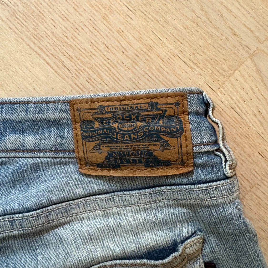 Ljusblå jeansshorts från Crocker - 2