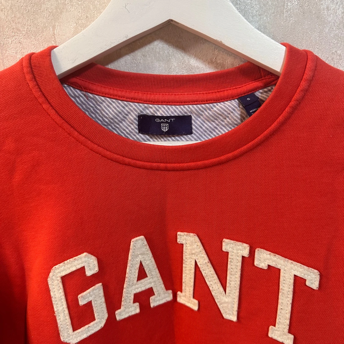 Röd/orange sweatshirt från GANT